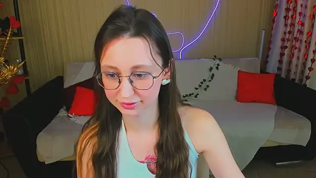 YourLovellyStory online show from 03-05-26, 01:18