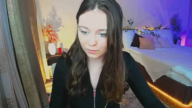 AlluringLookk online show from 11-07-25, 04:18