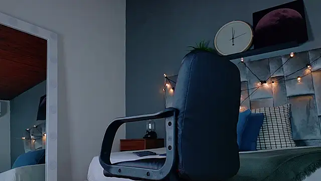 MrFox   online show from 03-05-26, 07:32