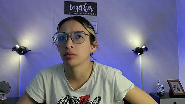 Emilia Bons online show from 09-18-25, 01:24