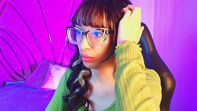 Emilia Bons online show from 04-17-26, 12:41