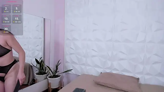 Snapshot of HannahToons chatting on 09-15-25, 08:09 HannahToons online show from 09-15-25, 08:09