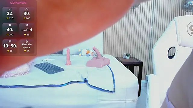 Snapshot of chloe_murray chatting on 09-19-25, 07:58 chloe murray online show from 09-19-25, 07:58