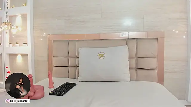 Snapshot of chloe_murray chatting on 02-25-26, 12:48 chloe murray online show from 02-25-26, 12:48