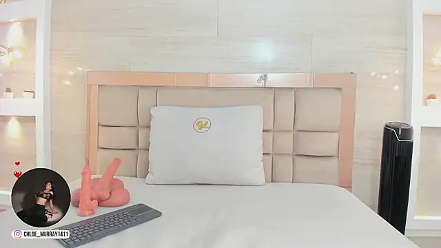 Snapshot of chloe_murray chatting on 02-26-26, 12:48 chloe murray online show from 02-26-26, 12:48