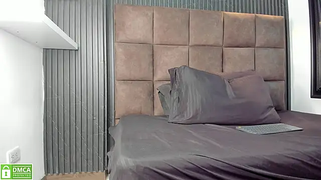 Snapshot of Ava_Bonny chatting on 11-27-25, 01:46 Ava Bonny online show from 11-27-25, 01:46