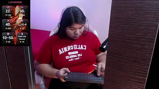 Snapshot of Lia_Arellano chatting on 06-16-26, 07:27 Lia Arellano online show from 06-16-26, 07:27