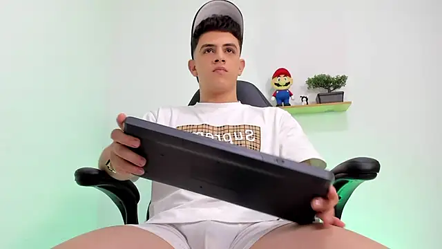 Mikecooper online show from 01-14-26, 03:01