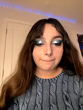 CharmingMaddie online show from 09-12-25, 02:55