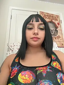 CharmingMaddie online show from 09-18-25, 04:31