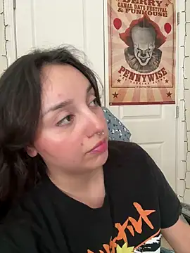 Snapshot of CharmingMaddie chatting on 04-21-26, 05:50 CharmingMaddie online show from 04-21-26, 05:50