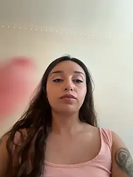 Snapshot of CharmingMaddie chatting on 05-16-26, 07:34 CharmingMaddie online show from 05-16-26, 07:34