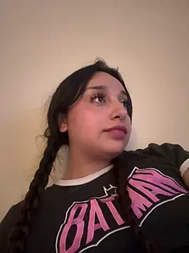 Snapshot of CharmingMaddie chatting on 05-23-26, 05:01 CharmingMaddie online show from 05-23-26, 05:01
