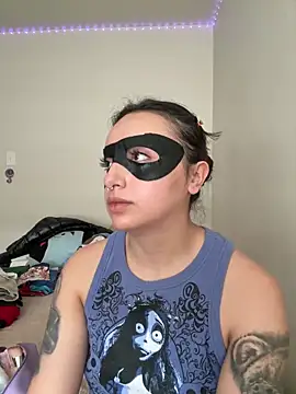 Snapshot of CharmingMaddie chatting on 05-24-26, 03:39 CharmingMaddie online show from 05-24-26, 03:39