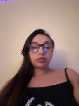 Snapshot of CharmingMaddie chatting on 06-18-26, 02:23 CharmingMaddie online show from 06-18-26, 02:23