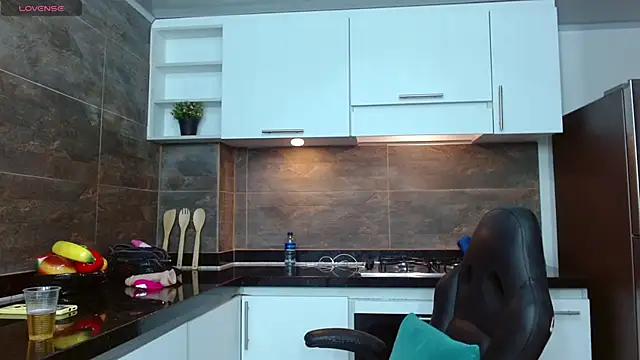 Violett Salvatore online show from 02-27-26, 09:37