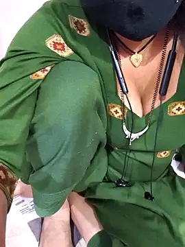 Love-pari077 online show from 01-18-26, 02:43