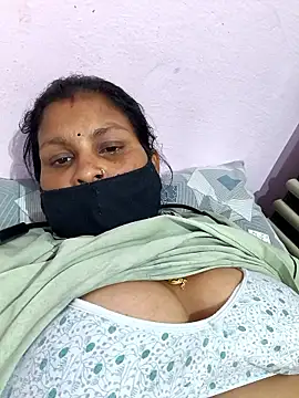 Love-pari077 online show from 04-08-26, 04:18