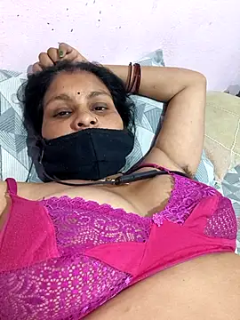 Love-pari077 online show from 04-14-26, 03:29