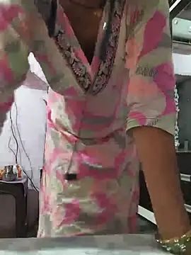 Snapshot of Love-pari077 chatting on 06-27-26, 04:39 Love-pari077 online show from 06-27-26, 04:39
