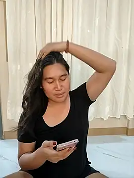 Snapshot of Romantic_Sabrina chatting on 10-13-25, 02:22 Romantic Sabrina online show from 10-13-25, 02:22