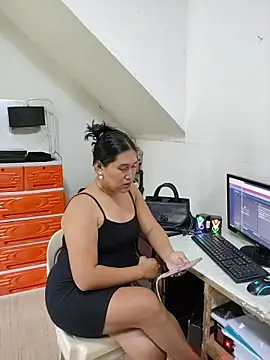 Snapshot of Romantic_Sabrina chatting on 11-16-25, 03:23 Romantic Sabrina online show from 11-16-25, 03:23