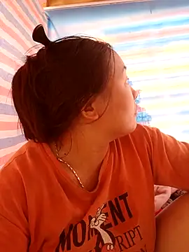 Love-Ly99 online show from 10-15-25, 04:34