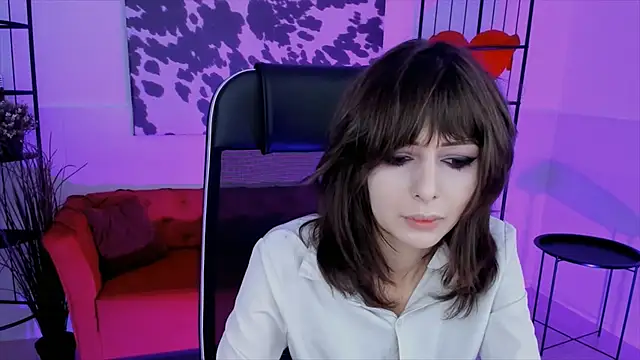 Snapshot of CrystallBloom chatting on 10-07-25, 02:31 CrystallBloom online show from 10-07-25, 02:31