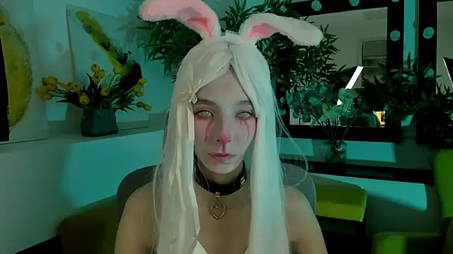 EmmanuellBrown online show from 10-31-25, 02:07