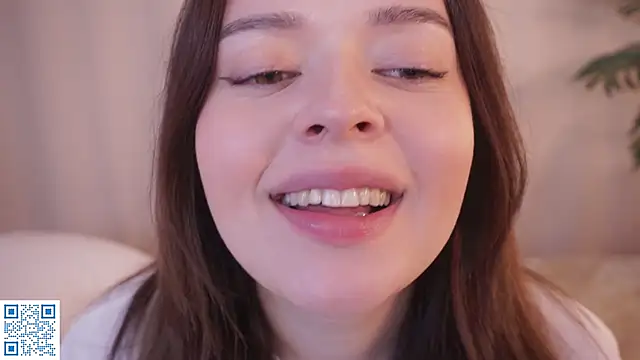 Snapshot of BlissHey chatting on 10-05-25, 03:10 BlissHey online show from 10-05-25, 03:10