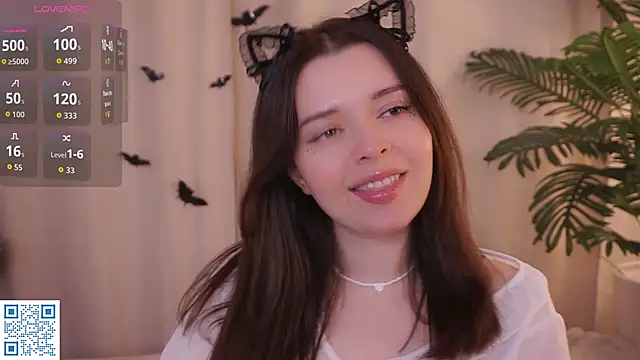 Snapshot of BlissHey chatting on 10-25-25, 03:29 BlissHey online show from 10-25-25, 03:29