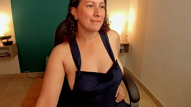 Snapshot of Mely_Ellis chatting on 09-26-25, 05:50 Mely Ellis online show from 09-26-25, 05:50