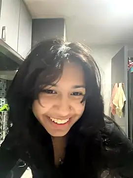 lynn9000 online show from 10-25-25, 05:04