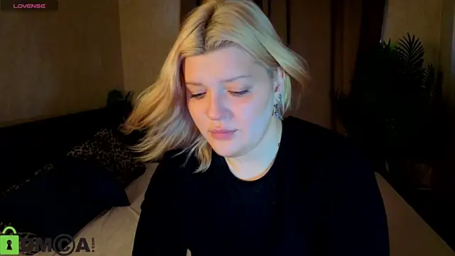 Snapshot of Michele_Greenn chatting on 07-05-26, 12:50 Michele Greenn online show from 07-05-26, 12:50