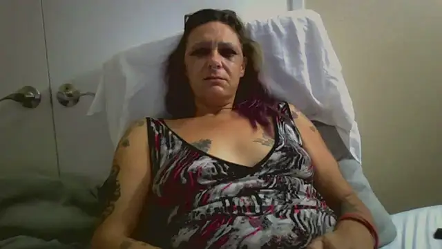 SparklesB1tch online show from 09-10-25, 06:08