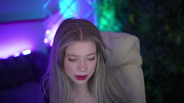 SandyLayy online show from 04-30-26, 01:06