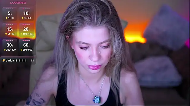 SandyLayy online show from 06-11-26, 10:41