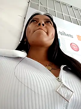 Snapshot of LunaHot_777 chatting on 09-08-25, 08:08 LunaHot 777 online show from 09-08-25, 08:08