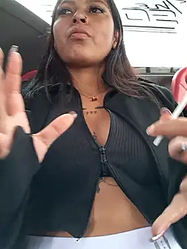 Snapshot of LunaHot_777 chatting on 10-23-25, 07:34 LunaHot 777 online show from 10-23-25, 07:34