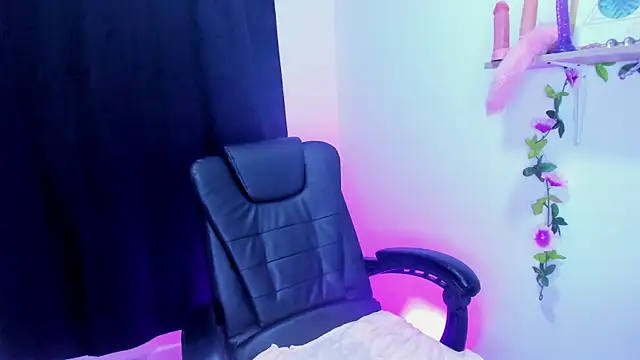 Cooperrosscute233 online show from 09-16-25, 08:21