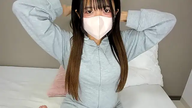 Snapshot of 18komugi chatting on 11-10-25, 02:38 18komugi online show from 11-10-25, 02:38