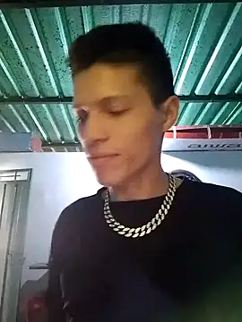 Snapshot of elinnki chatting on 11-30-25, 05:06 elinnki online show from 11-30-25, 05:06