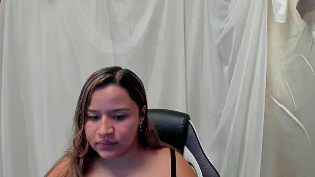 Snapshot of ElaBourn_ chatting on 04-09-26, 04:23 ElaBourn online show from 04-09-26, 04:23