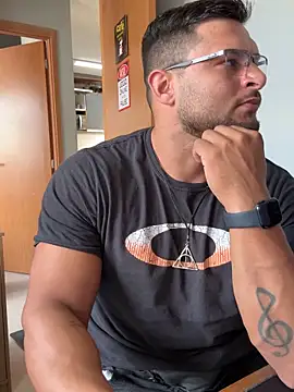 Snapshot of KRYSTALIZEDY chatting on 12-16-25, 11:04 KRYSTALIZEDY online show from 12-16-25, 11:04