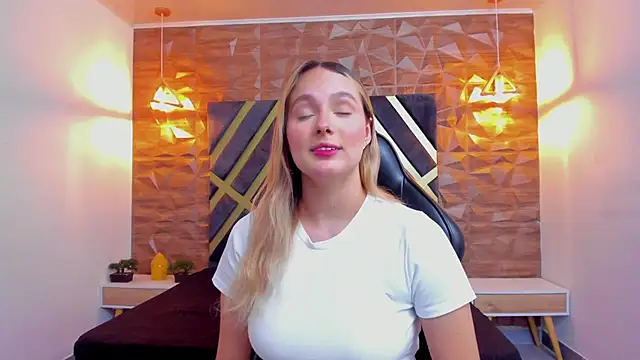 Emmaa white  online show from 03-13-26, 05:19