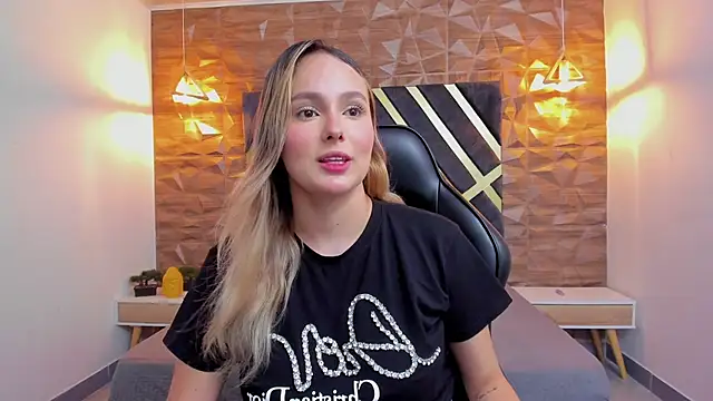 Emmaa white  online show from 04-10-26, 05:17