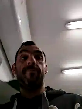 hotmen83 online show from 10-03-25, 07:16