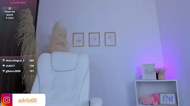 shannel moss   online show from 03-08-26, 02:04