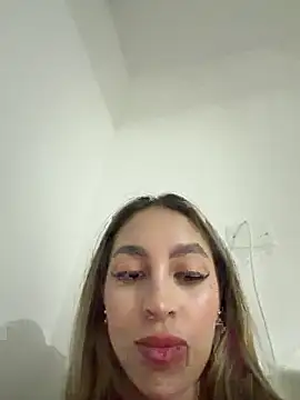 shannel moss   online show from 04-11-26, 12:59