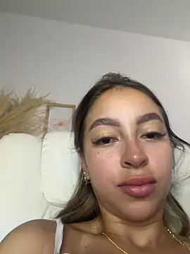 shannel moss   online show from 04-19-26, 06:21